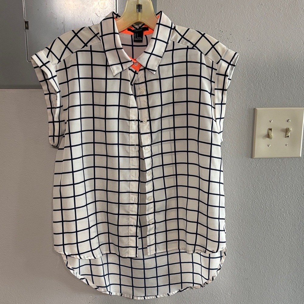 Forever 21 White Button-Up Grid Print Cap Sleeve Blouse